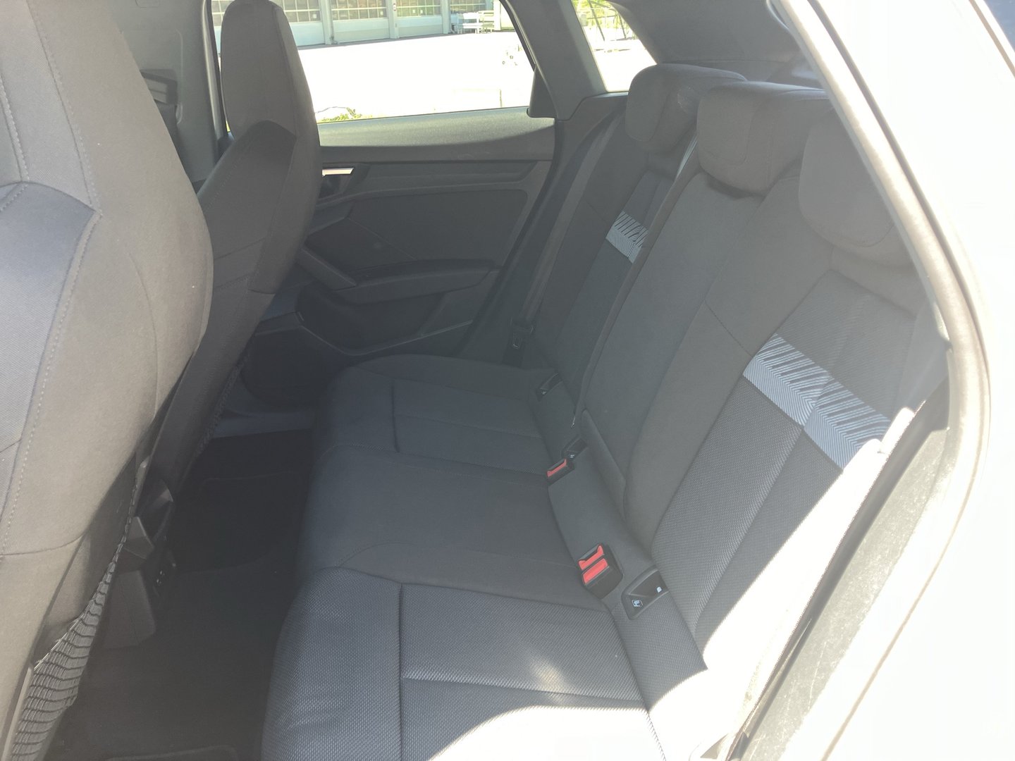Audi A3 Sportback 40 TDI quattro S line ext | Bild 23 von 26