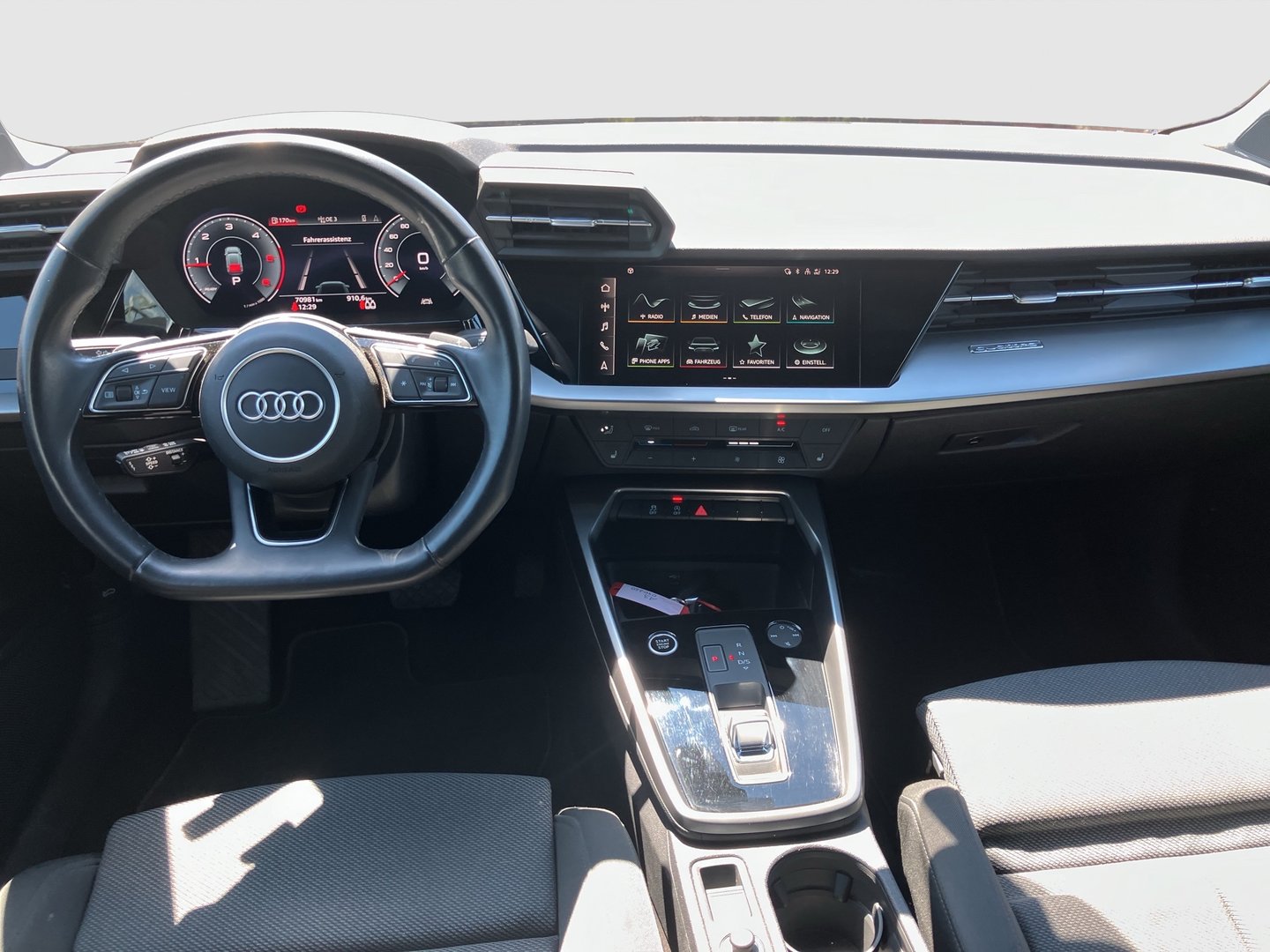 Audi A3 Sportback 40 TDI quattro S line ext | Bild 10 von 26
