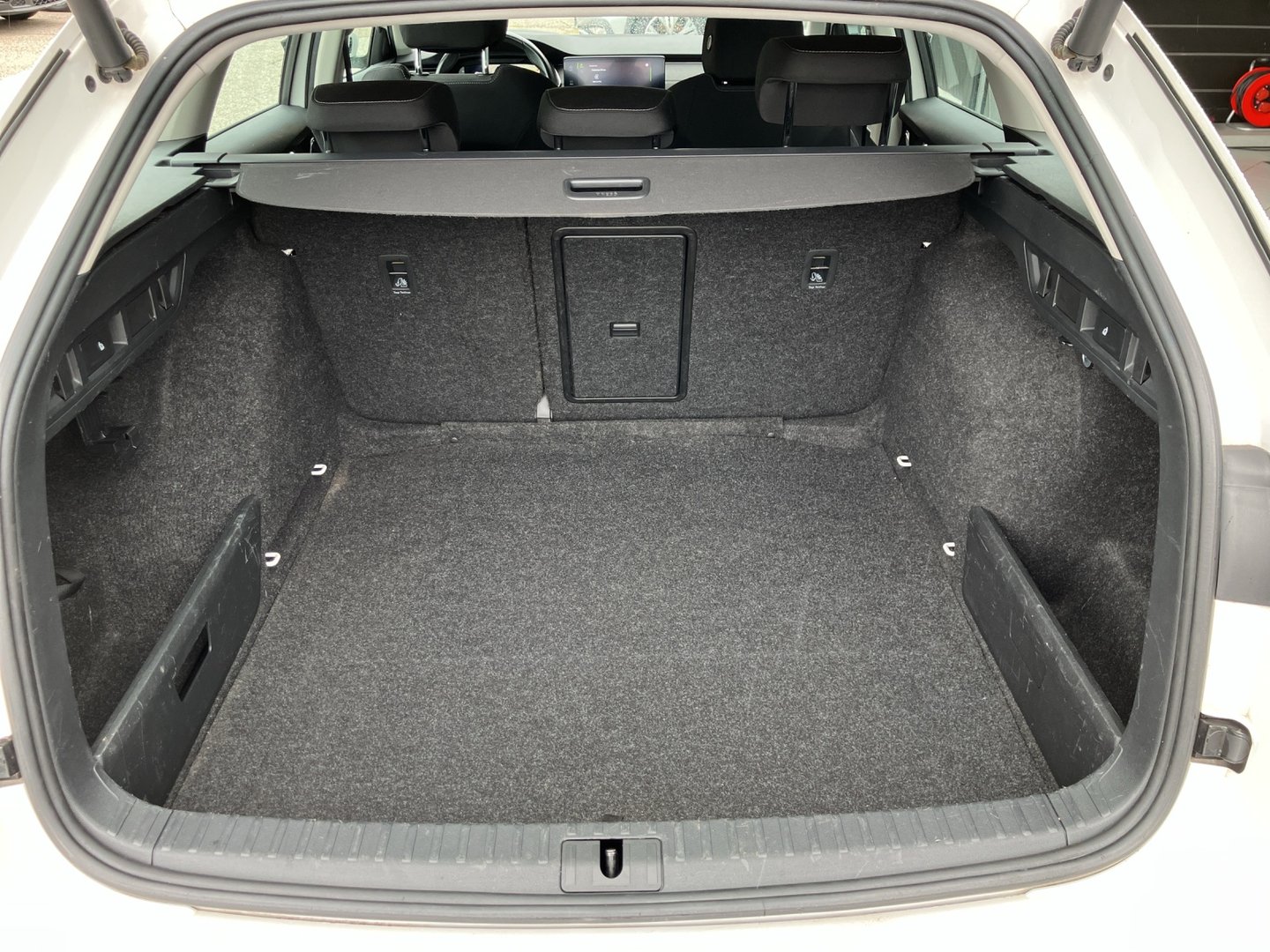 Škoda OCTAVIA Combi Premium TDI DSG | Bild 17 von 17