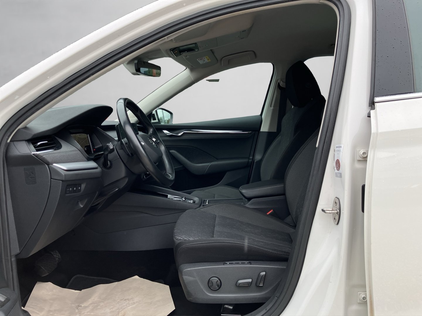 Škoda OCTAVIA Combi Premium TDI DSG | Bild 5 von 17