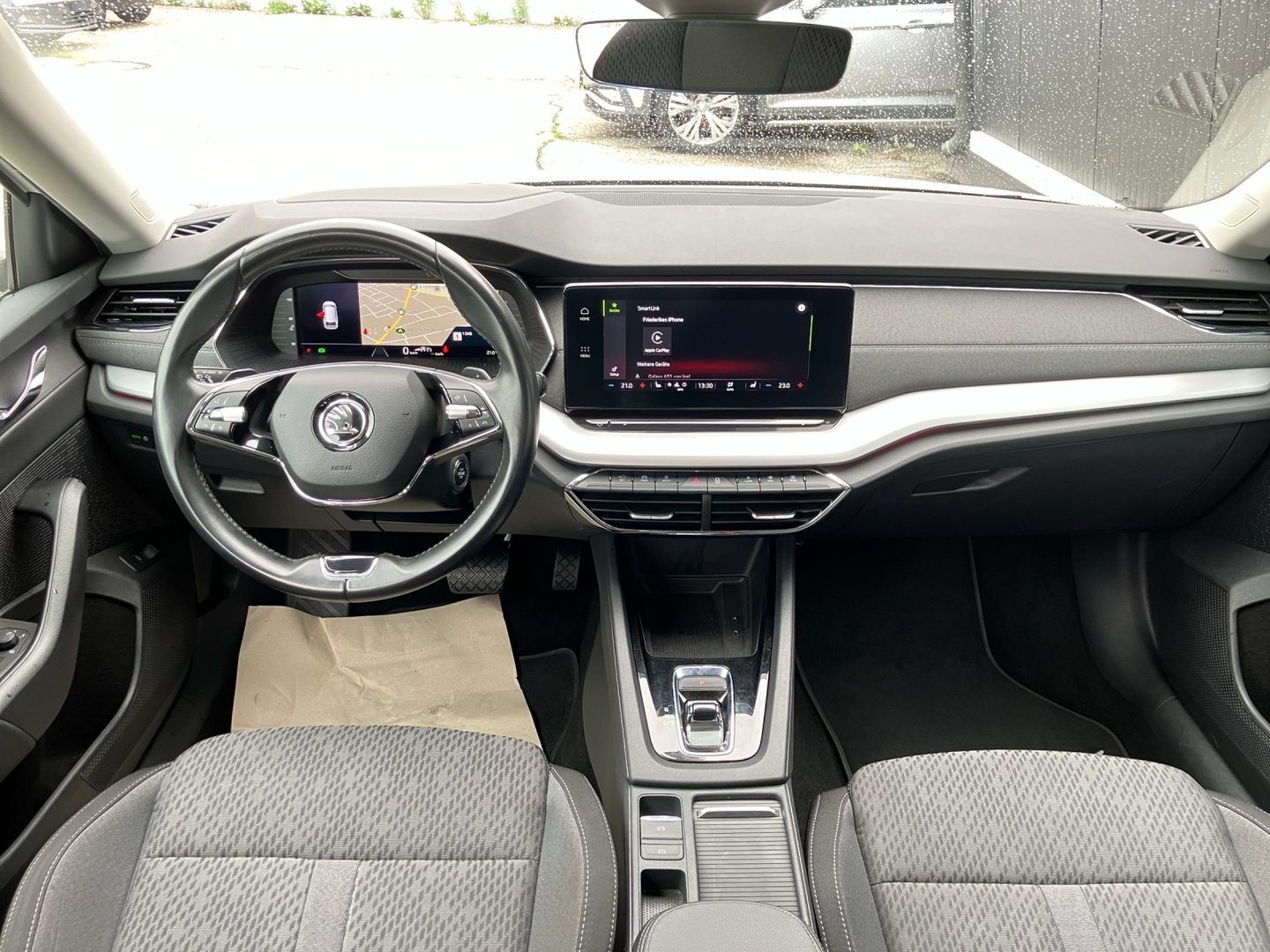 Škoda OCTAVIA Combi Premium TDI DSG | Bild 12 von 17
