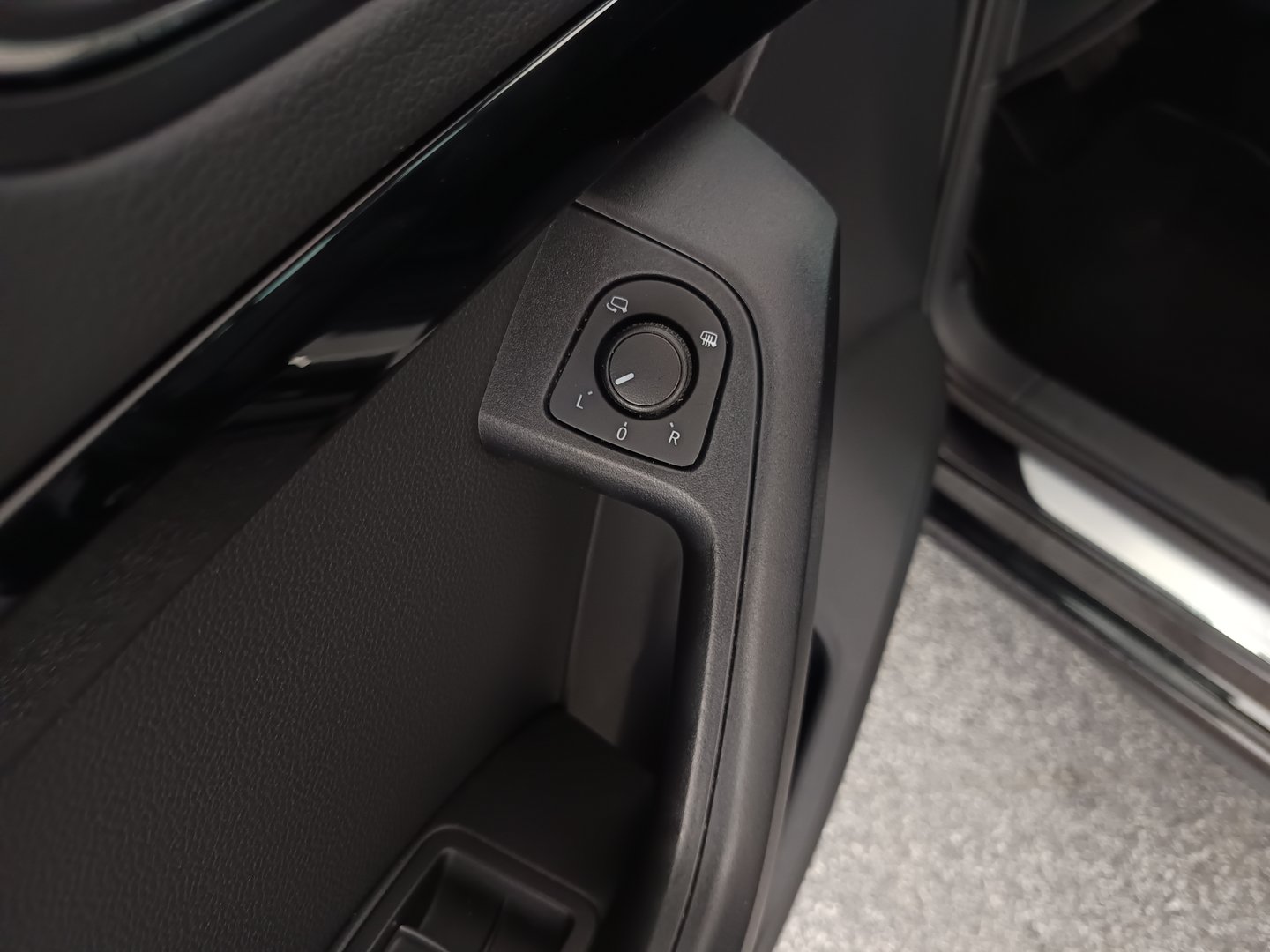 SEAT Ateca Xcellence 2.0 TDI DSG | Bild 11 von 35
