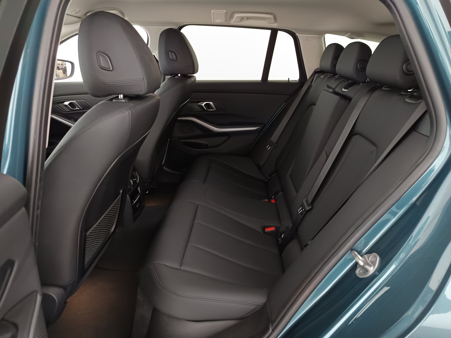 BMW 316d 48 V Touring Aut. | Bild 31 von 35