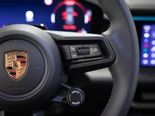 Porsche Macan in vulkangraumetallic