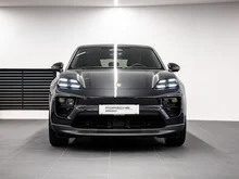 Porsche Macan in vulkangraumetallic