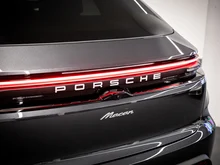 Porsche Macan in vulkangraumetallic