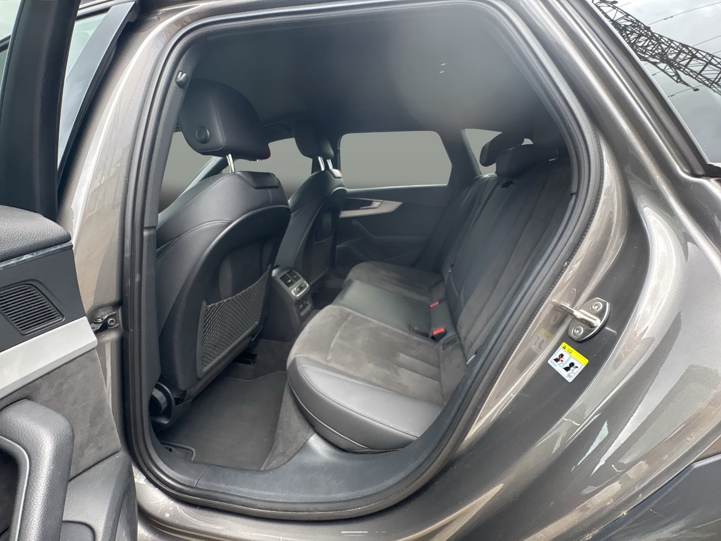 Audi A4 allroad 40 TDI quattro | Bild 18 von 27