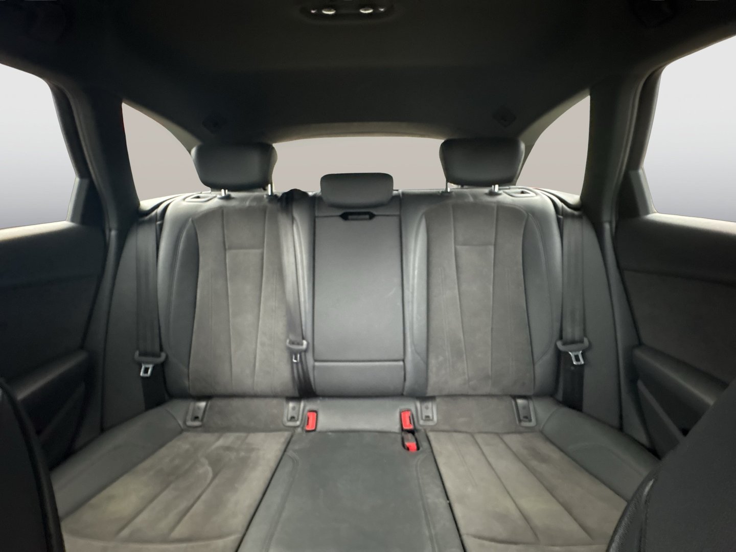 Audi A4 allroad 40 TDI quattro | Bild 19 von 27