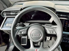 Audi A3 Sportback 30 TFSI S line exterieur in mythosschwarz metallic