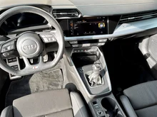 Audi A3 Sportback 30 TFSI S line exterieur in mythosschwarz metallic