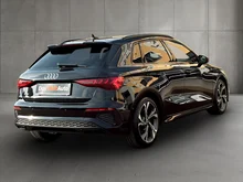 Audi A3 Sportback 30 TFSI S line exterieur in mythosschwarz metallic