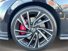 VW Golf GTI Clubsport DSG in DEEP BLACK PERLEFFEKT