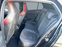 VW Golf GTI Clubsport DSG in DEEP BLACK PERLEFFEKT