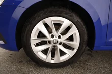 Thumbnail-Foto von Fahrzeug