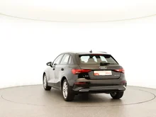 Audi A3 Sportback 30 TFSI advanced in Mythosschwarz Metallic