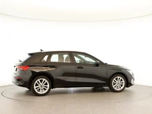 Audi A3 Sportback 30 TFSI advanced in Mythosschwarz Metallic