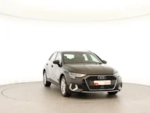 Audi A3 Sportback 30 TFSI advanced in Mythosschwarz Metallic