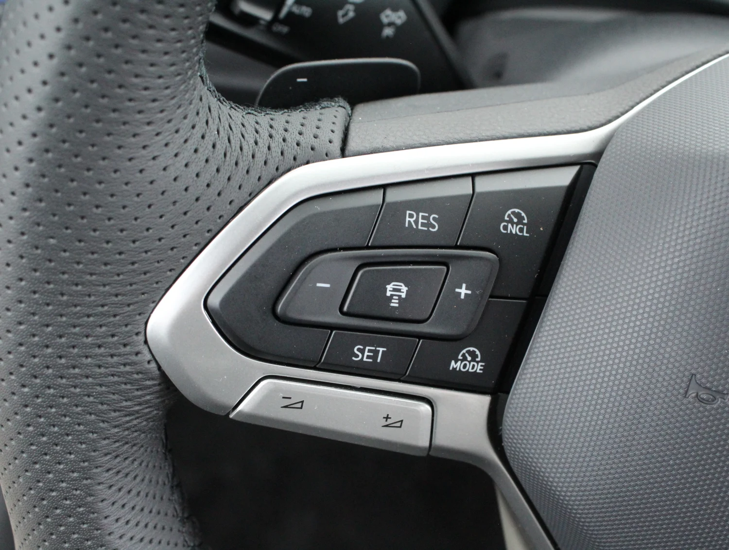 Bild eines Passat Variant R-Line eHybrid 150kW