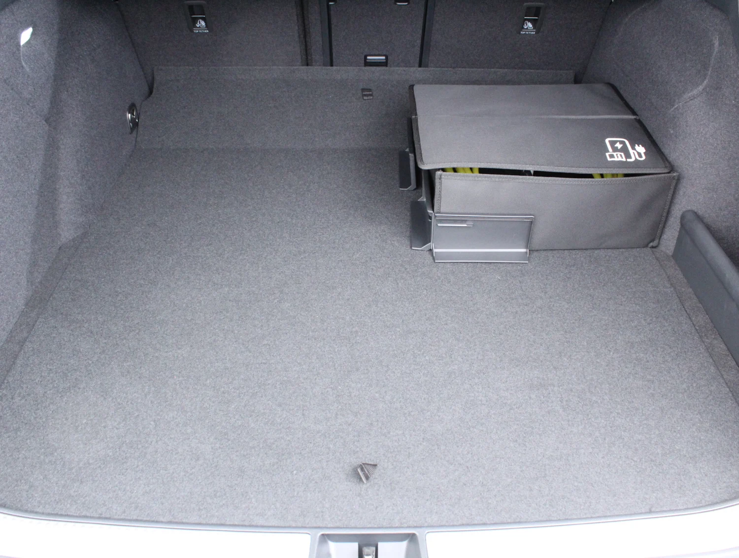 Bild eines Passat Variant R-Line eHybrid 150kW