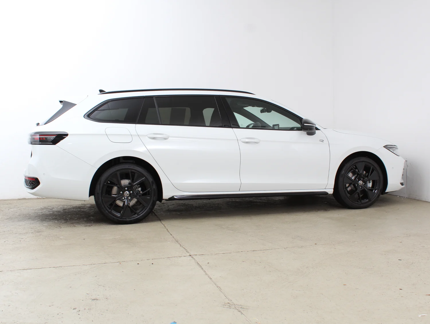 Bild eines Passat Variant R-Line eHybrid 150kW