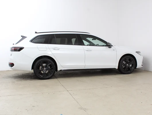 Bild eines Passat Variant R-Line eHybrid 150kW