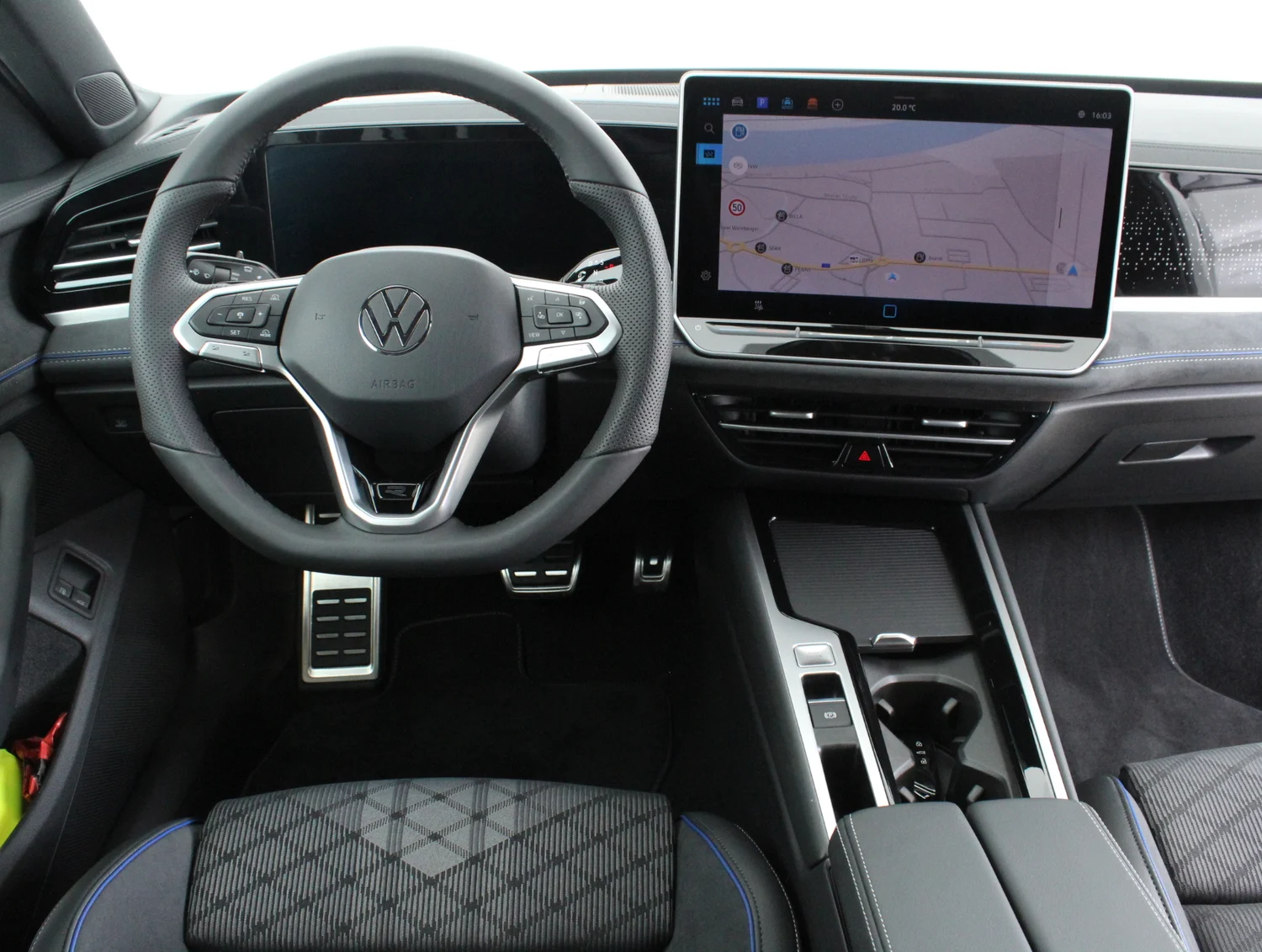 Bild eines Passat Variant R-Line eHybrid 150kW