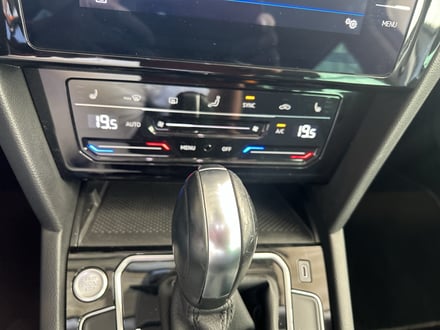 VW Passat Variant Business TDI DSG