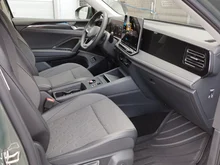 VW Tiguan Friends eHybrid DSG 150 kW in Cipressino-Grün Metallic