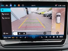 VW Tiguan Friends eHybrid DSG 150 kW in Cipressino-Grün Metallic