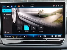 VW Tiguan Friends eHybrid DSG 150 kW in Cipressino-Grün Metallic