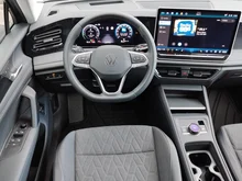 VW Tiguan Friends eHybrid DSG 150 kW in Cipressino-Grün Metallic