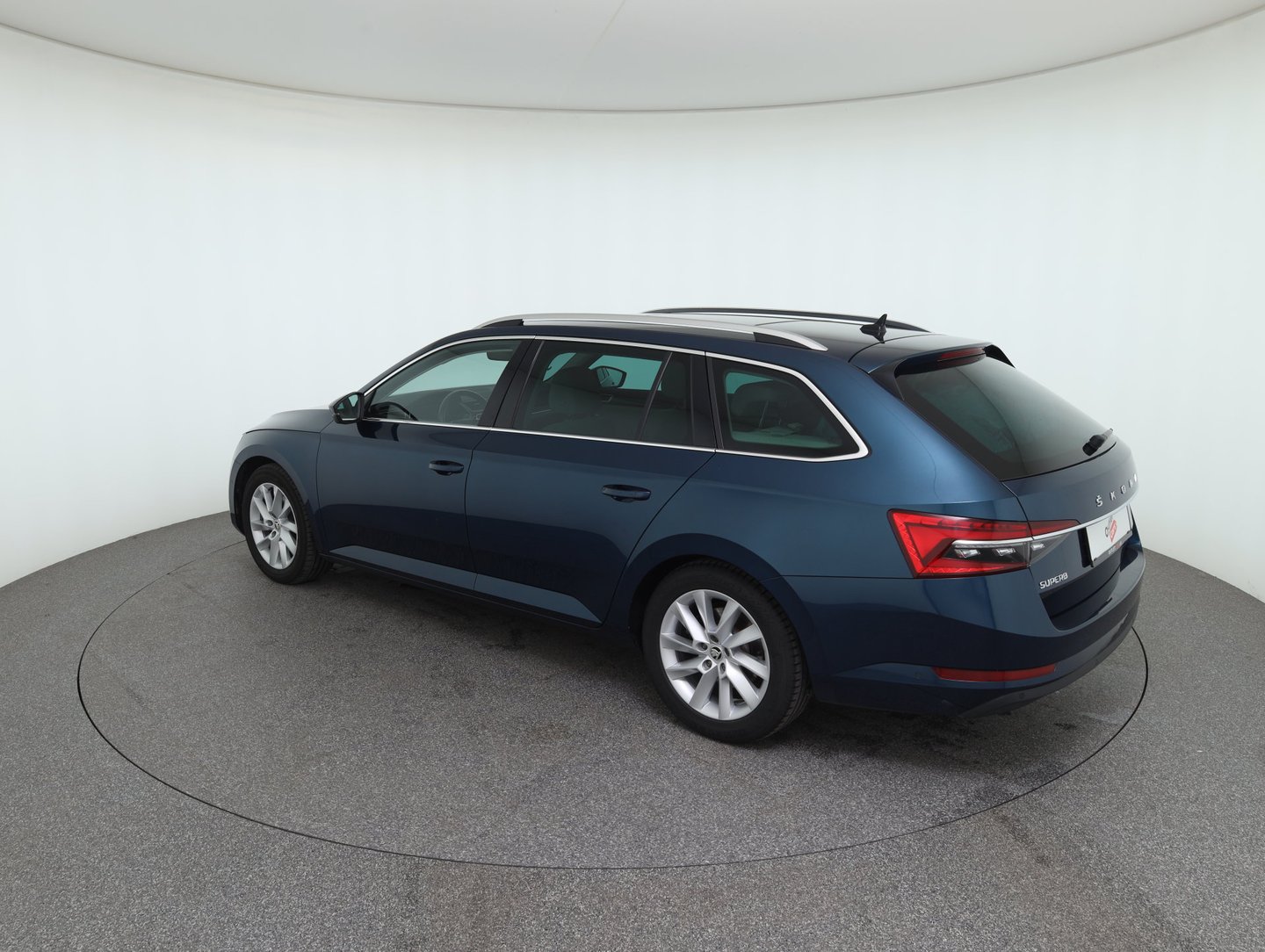 Škoda SUPERB Combi Style TDI DSG | Bild 7 von 37