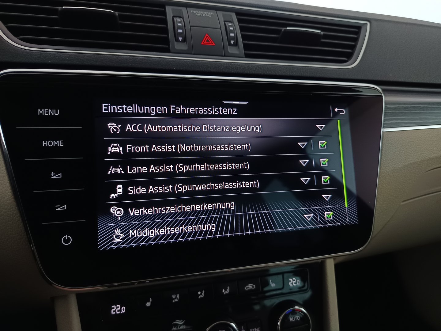 Škoda SUPERB Combi Style TDI DSG | Bild 22 von 37