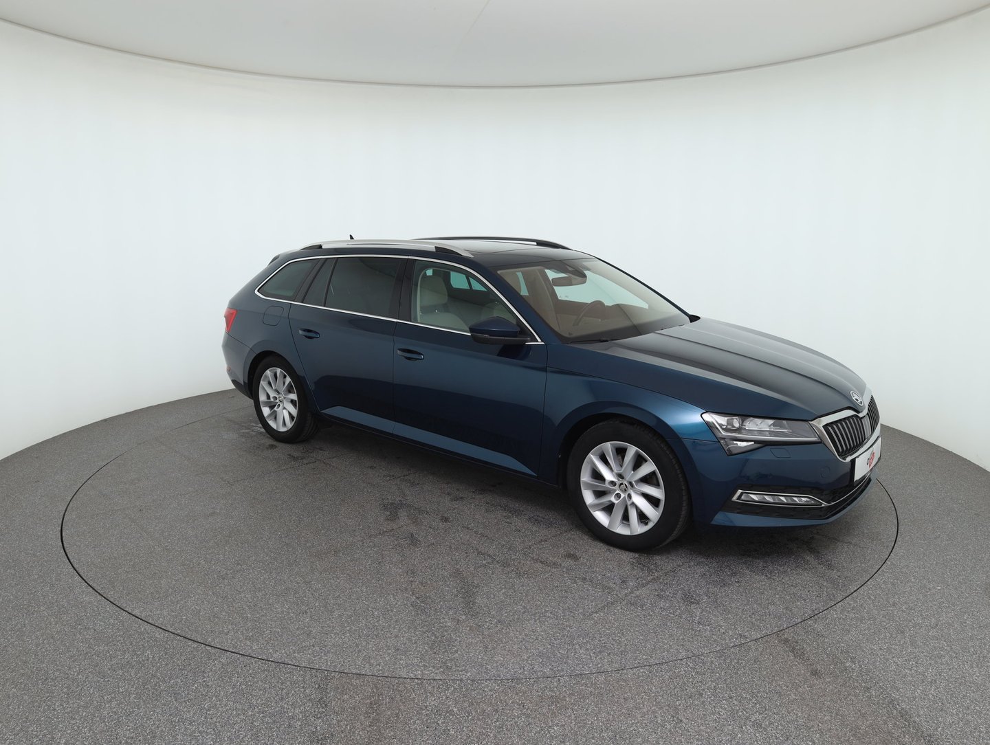 Škoda SUPERB Combi Style TDI DSG | Bild 3 von 37