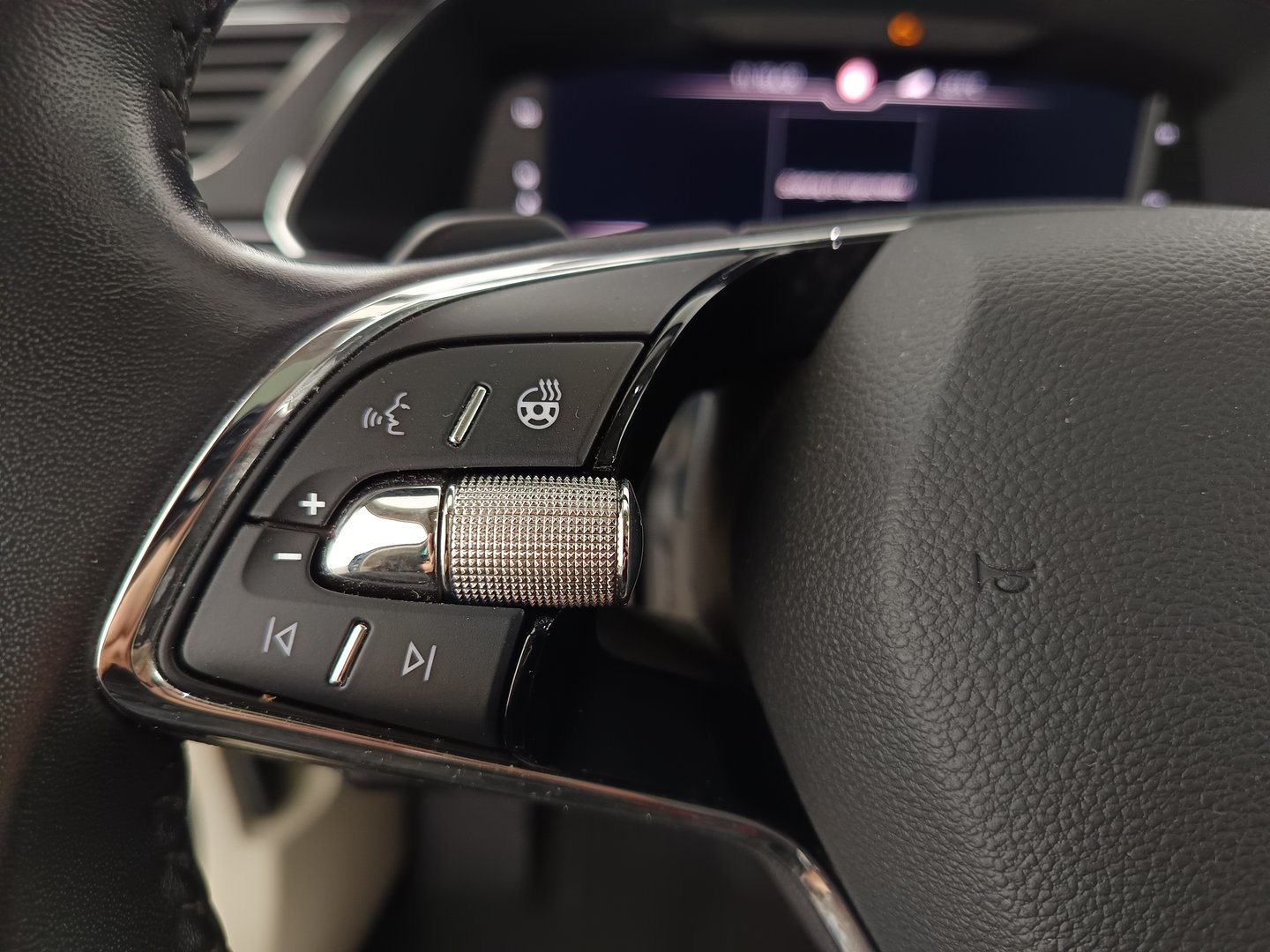 Škoda SUPERB Combi Style TDI DSG | Bild 16 von 37