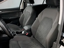 VW Golf Style eHybrid DSG in Deep Black Perleffekt