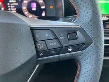 SEAT Leon FR Edition 1.5 TSI 115 PS in Candy-Weiß