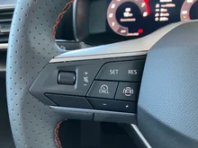 SEAT Leon FR Edition 1.5 TSI 115 PS in Candy-Weiß