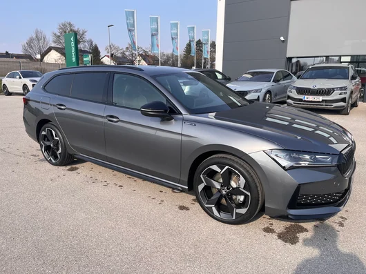 Bild eines Škoda Superb Combi Sportline iV TSI DSG