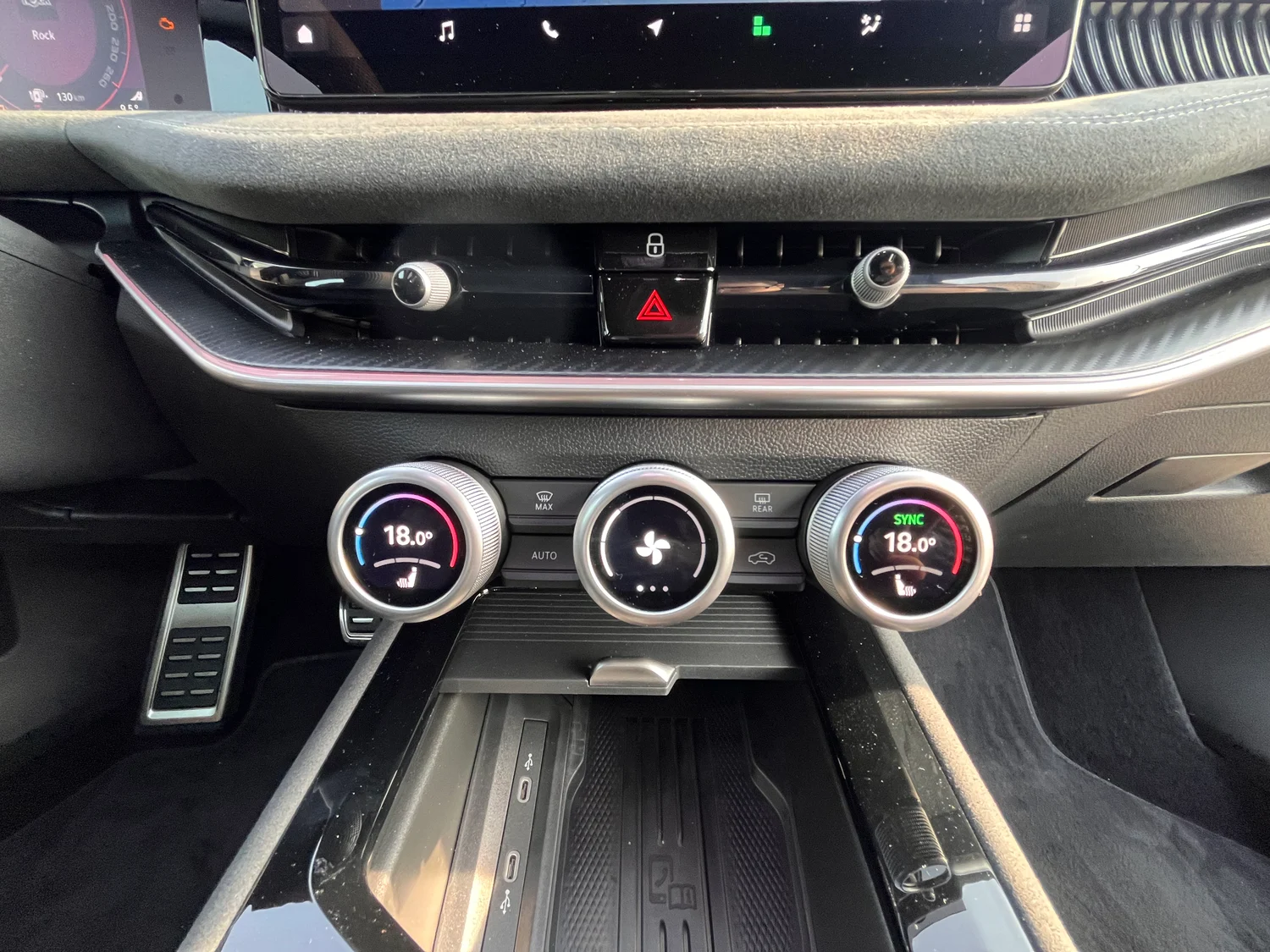 Bild eines Škoda Superb Combi Sportline iV TSI DSG