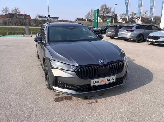 Bild eines Škoda Superb Combi Sportline iV TSI DSG