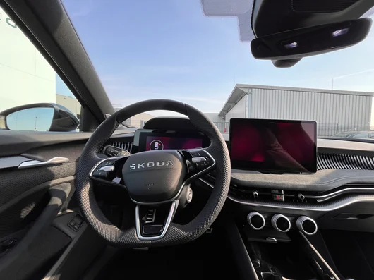 Bild eines Škoda Superb Combi Sportline iV TSI DSG