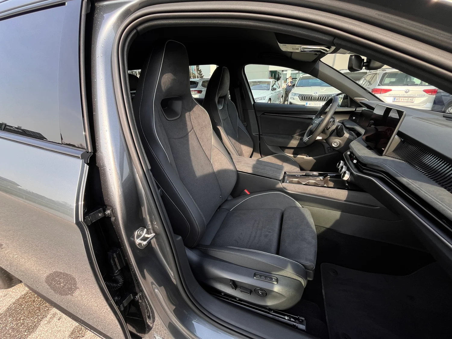 Bild eines Škoda Superb Combi Sportline iV TSI DSG