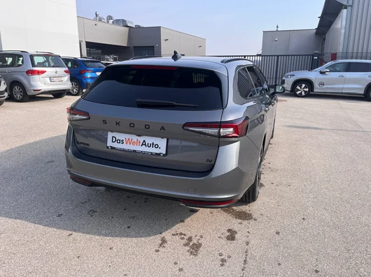 Bild eines Škoda Superb Combi Sportline iV TSI DSG