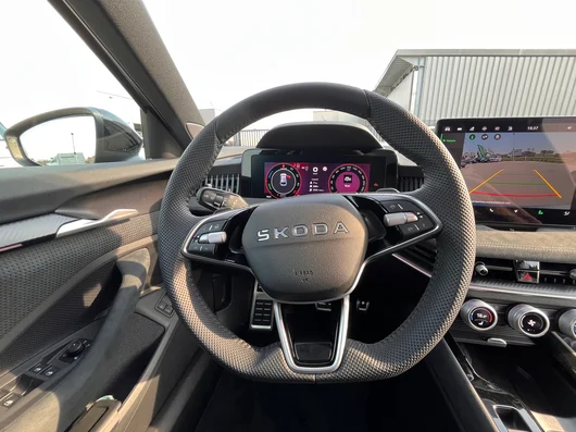 Bild eines Škoda Superb Combi Sportline iV TSI DSG
