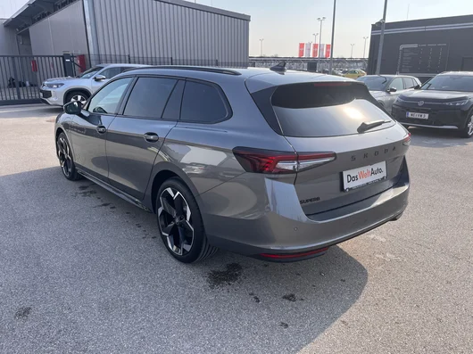 Bild eines Škoda Superb Combi Sportline iV TSI DSG