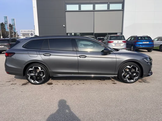 Bild eines Škoda Superb Combi Sportline iV TSI DSG