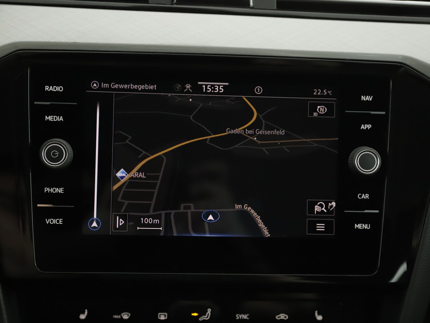 VW Passat Variant Business TDI | Bild 20 von 31