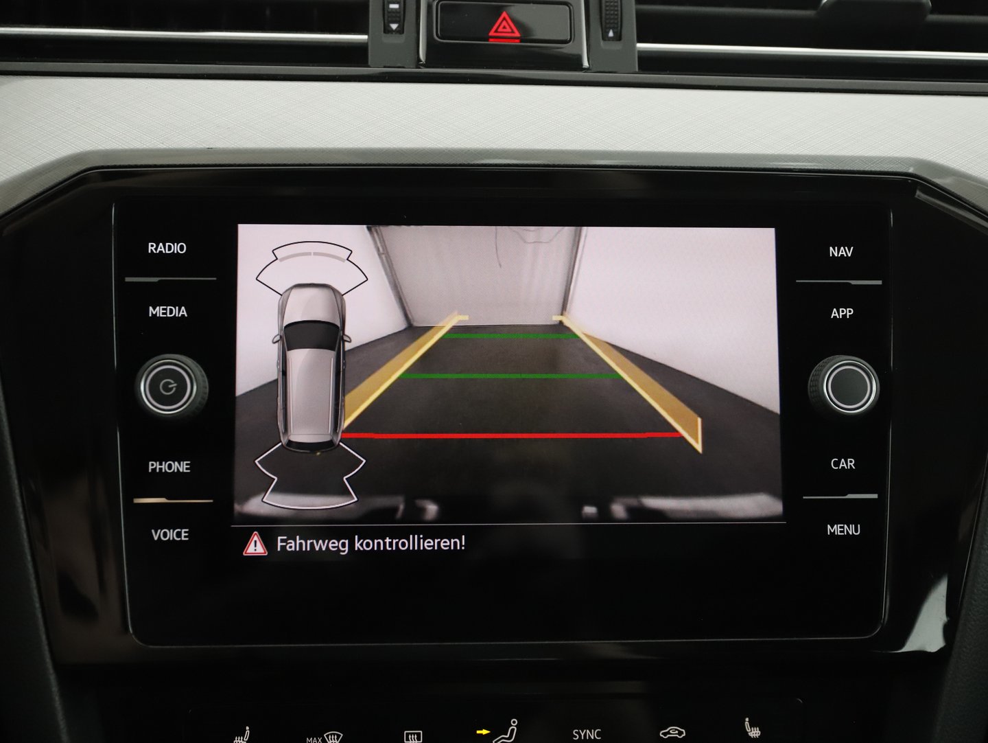 VW Passat Variant Business TDI | Bild 21 von 31