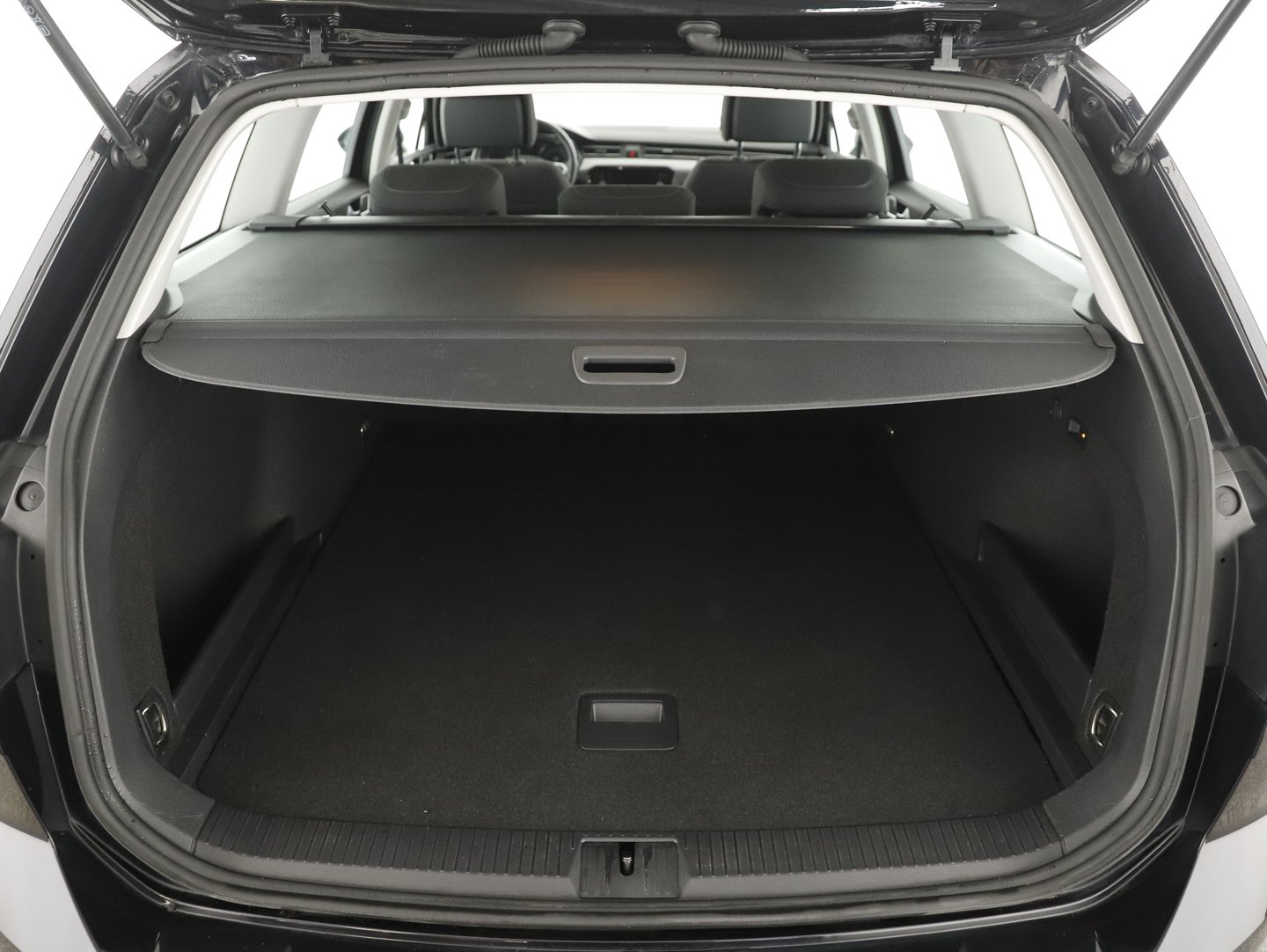 VW Passat Variant Business TDI | Bild 25 von 31